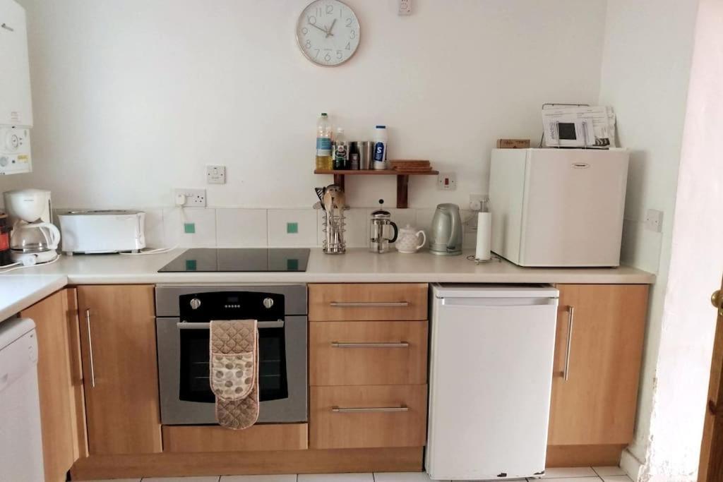 Welsh Holiday Home Sleeps 5 Close To Beaches & Mountains Nantlle Exterior photo