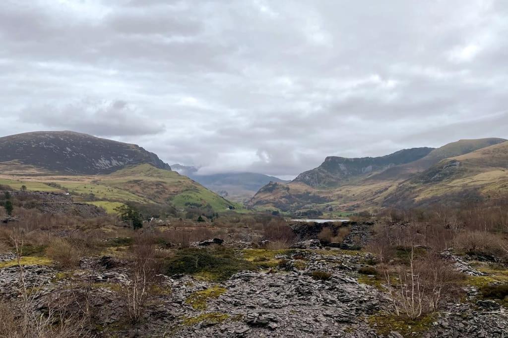 Welsh Holiday Home Sleeps 5 Close To Beaches & Mountains Nantlle Exterior photo